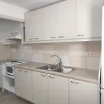 νέος πύργος Family