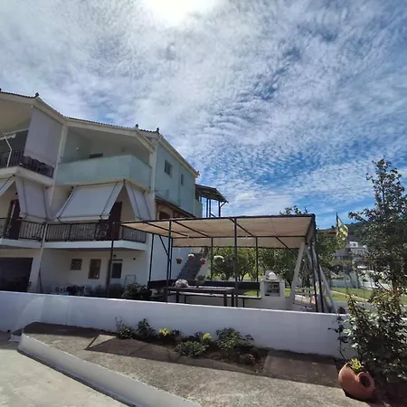 νέος πύργος Family