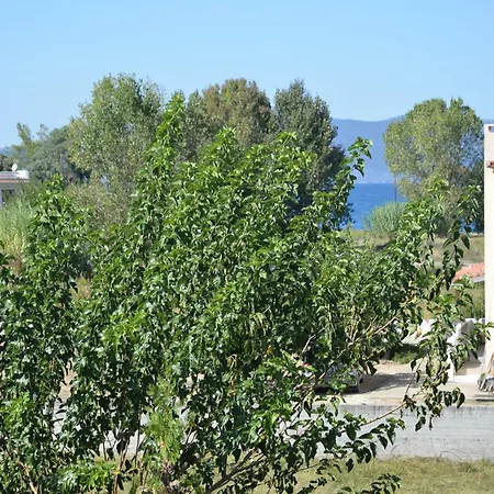 νέος πύργος Family Апартаменты Неос-Пиргос